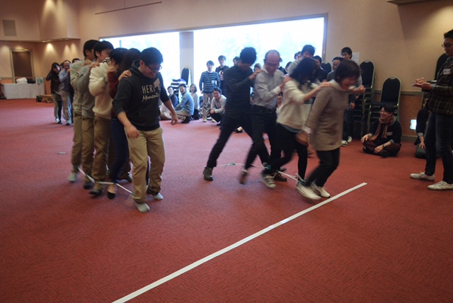 ロゴス全社研修  ムカデ