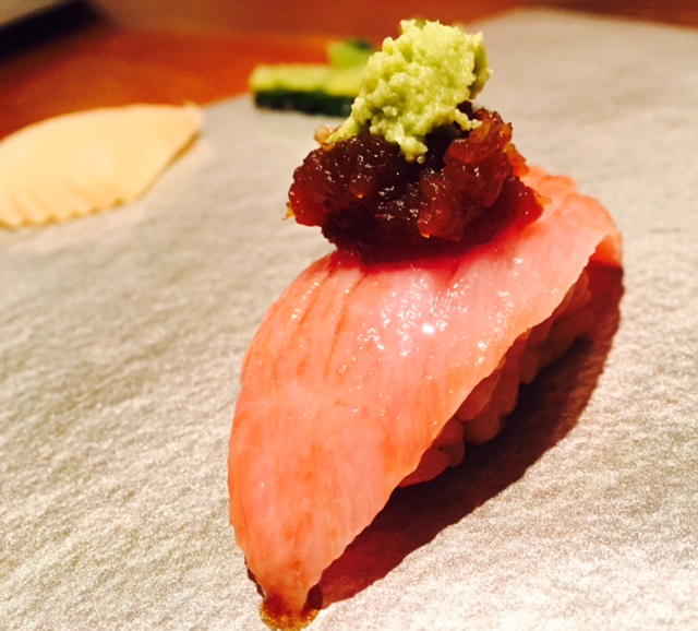 お寿司　まぐろ